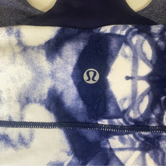 Lululemon‎ Blue and white sports built in bra tank top - Picture 4 of 7